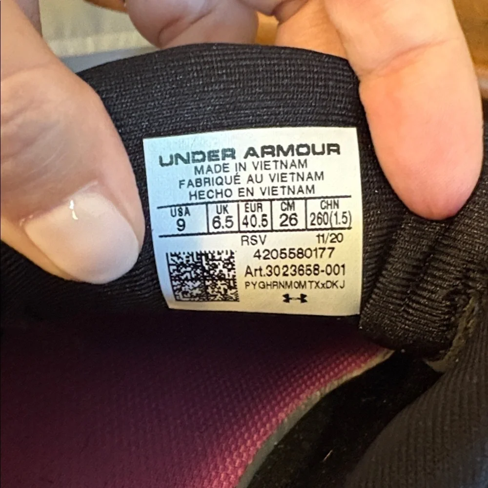Under Armour sleek black